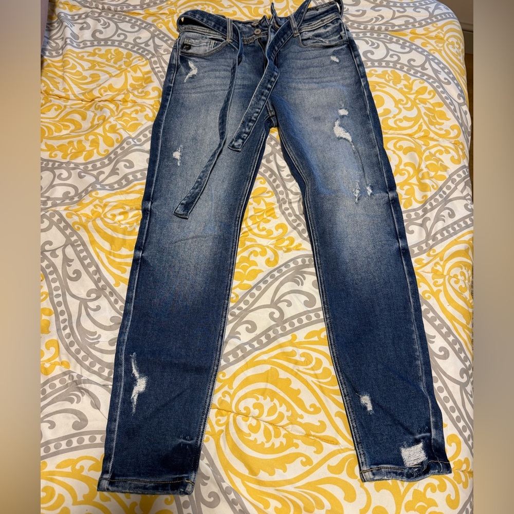 Women’s Blue Distressed Jeans